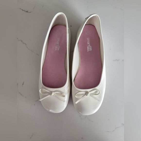 Girls White Flats US 13 1/2 - Picture 2 of 9